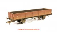 38-751A Bachmann 22 Ton Tube Wagon in BR Bauxite (Early) livery with weathered finish
